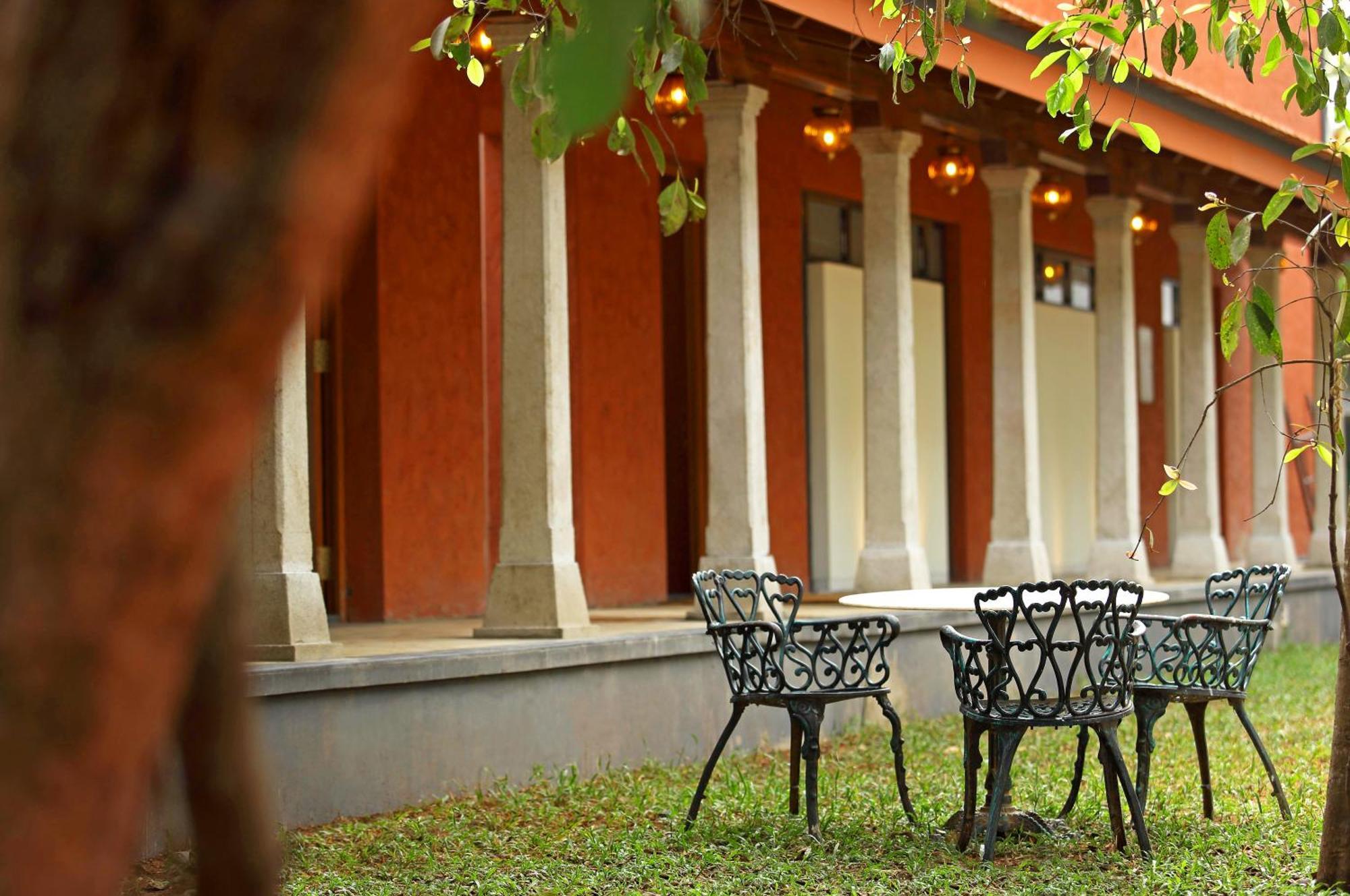 Baymaas Lake House Kochi Exterior photo