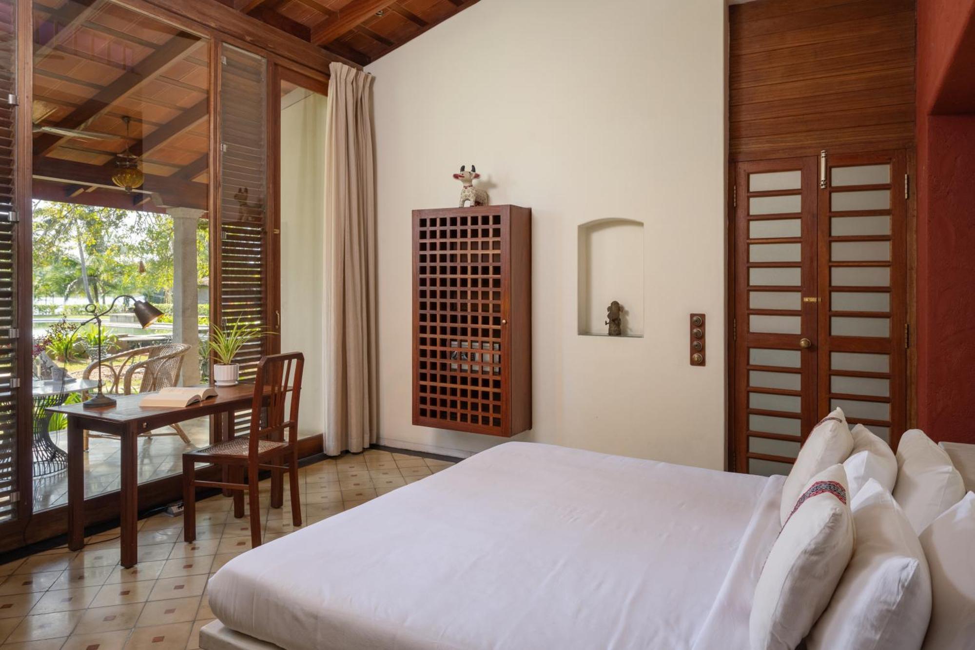 Baymaas Lake House Kochi Exterior photo