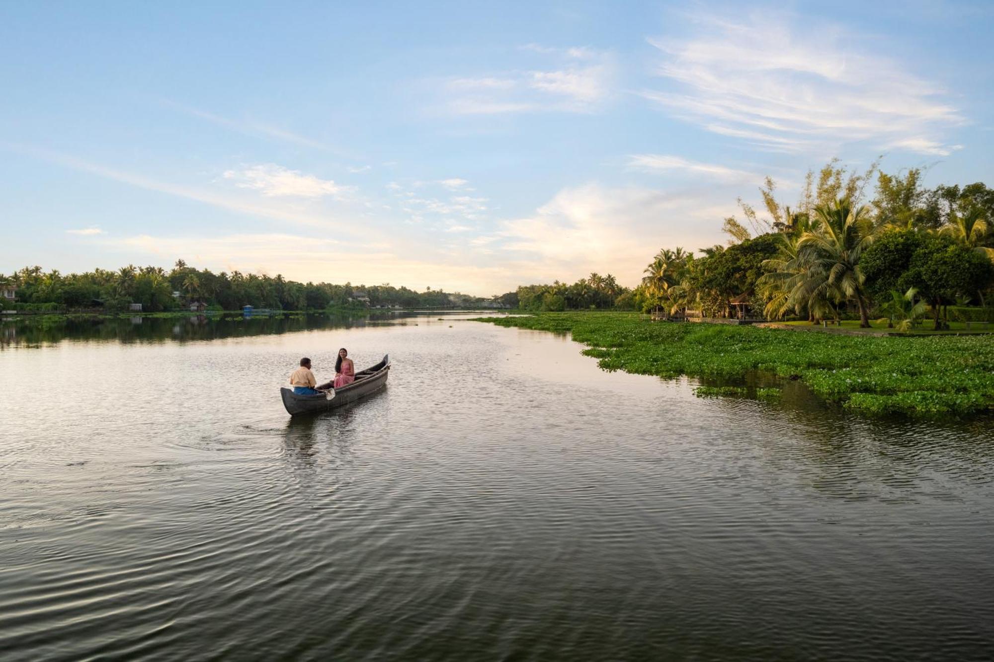 Baymaas Lake House Kochi Exterior photo